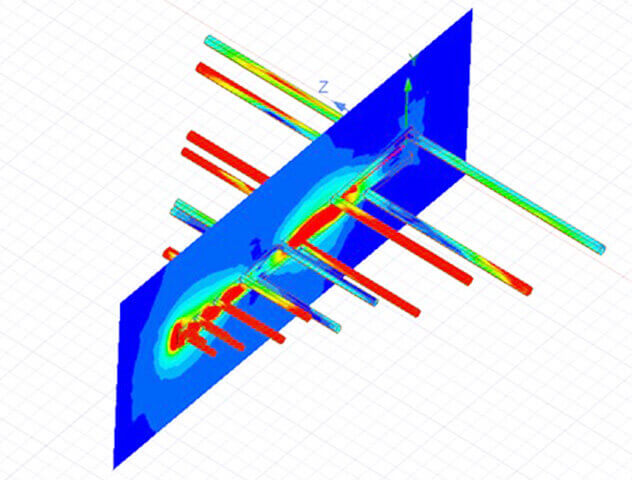 Electric field distribution analysis at the periphery of an antenna